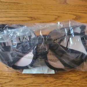 NWT 32 D Victoria Secret Bra